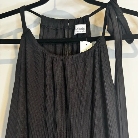Black halter top, ribbed maxi dress - Picture 7 of 11